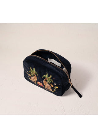 Elizabeth Scarlett Tropical Jaguar Makeup Bag Charcoal - MMJs Fashion